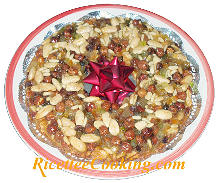 Corona di miele e frutta secca